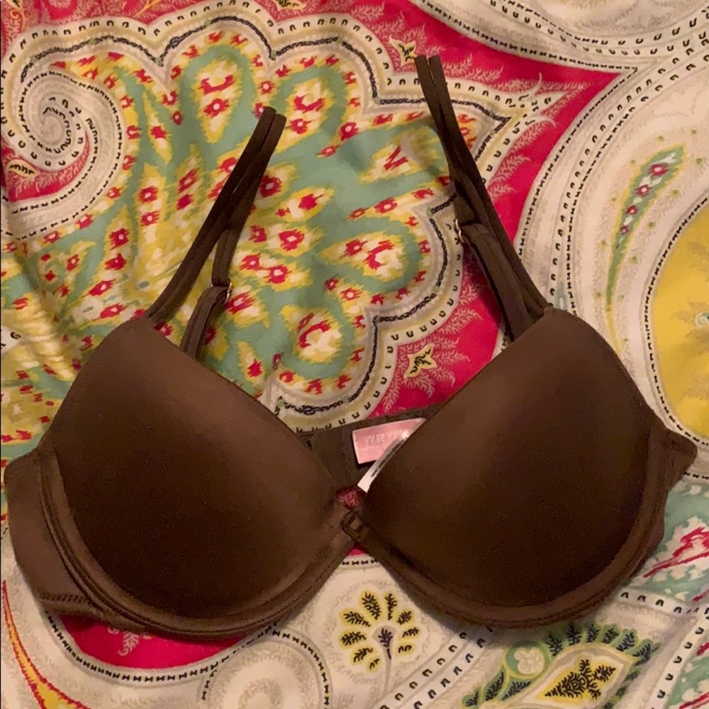 32B Very Sexy by Victoria’s Secret satin bra